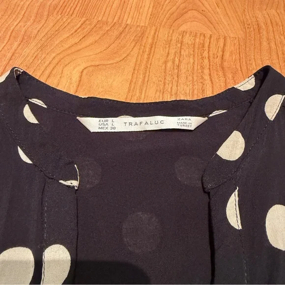 Zara Trafaluc Women’s Black & White Polka Dot Sleeveless Blouse Top size Large - Picture 4 of 10